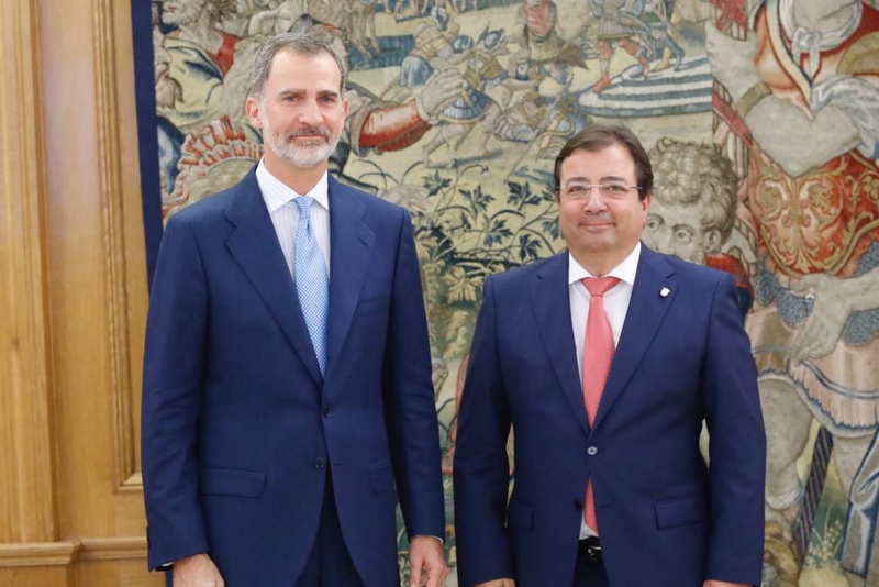 El Rey inicia con el presidente de la Junta de Extremadura su ronda de audiencias con los presidentes autonómicos