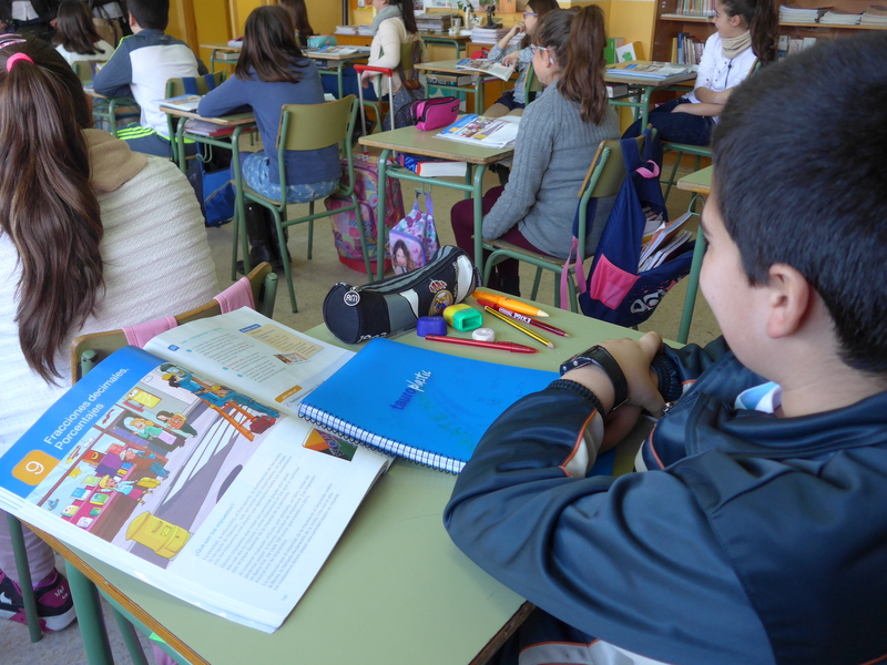 Educación concede casi 900.000 euros para dotar de libros de texto y material escolar a 68 centros concertados