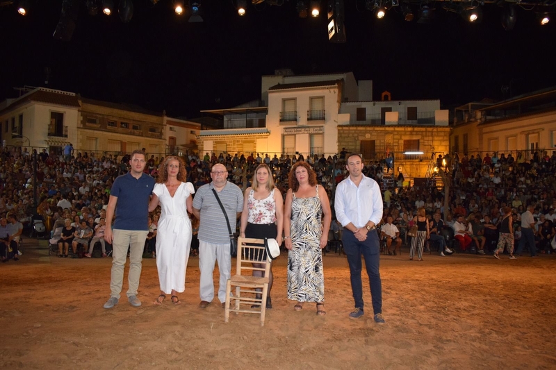 Homenaje a Miguel Nieto en el estreno del Alcalde de Zalamea