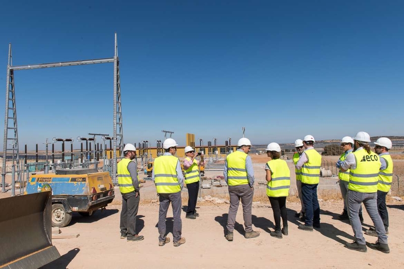 La consejera para la Transición Ecológica y Sostenibilidad visita la planta fotovoltaica Núñez de Balboa, en Usagre, que emplea a más de 1.200 persona