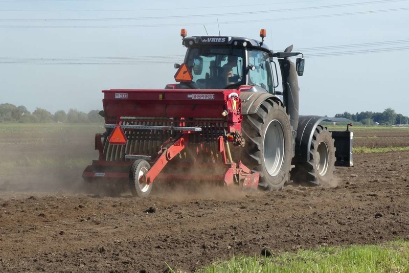 Los tractores que superen los 40 kilómetros por hora ya pueden pasar la ITV en las estaciones móviles