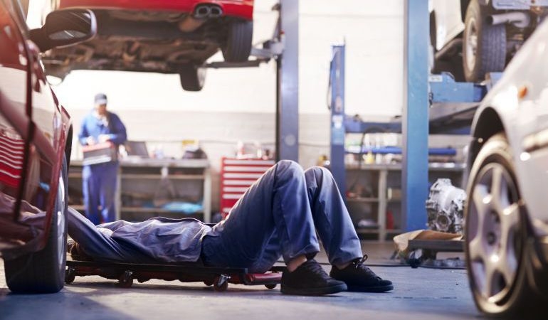 Los talleres de reparación de vehículos pueden permanecer abiertos 
