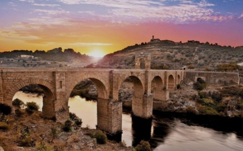 Turismo convoca tres grupos de trabajo para desarrollar las medidas del Plan de Reactivación del sector en Extremadura   