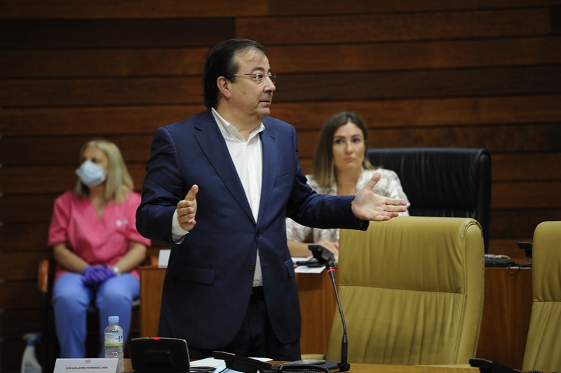 Fernández Vara defiende la gestión de la educación en Extremadura y asegura que no ha habido recortes
