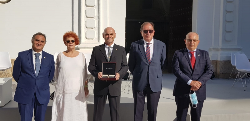 El secretario general de Instituciones Penitenciarias felicita a los funcionarios de Prisiones, Medalla de Extremadura