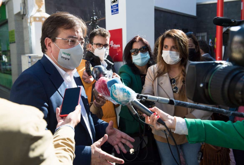 Fernández Vara defiende la complementariedad entre la sanidad pública y la privada en momentos de dificultad
