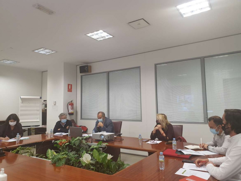 La Mesa sobre Ciencia y Tecnología analiza y debate el documento final del Pacto por la Ciencia y la Tecnología de Extremadura