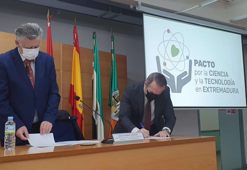 La UEx y centros de investigación extremeños firman la adhesión al Pacto por la Ciencia y la Tecnología en Extremadura