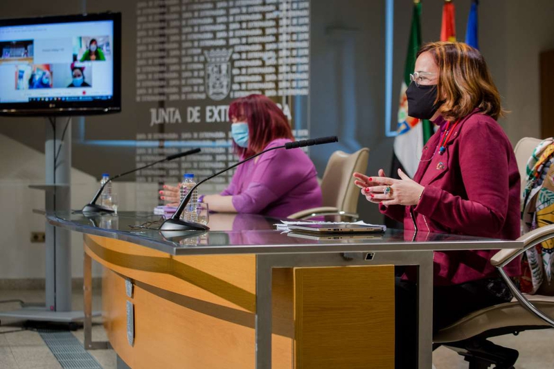 La Junta presenta la Guía de aplicación de la perspectiva de género en los planes generales municipales de Extremadura