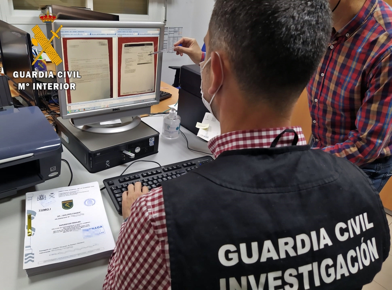 La Guardia Civil desarticula una banda criminal que suplantó la identidad de 17 personas para llevar a cabo estafas comerciales