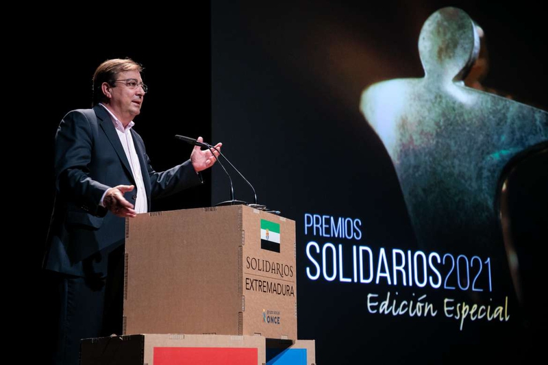 Fernández Vara valora el esfuerzo colectivo de la sociedad durante la pandemia provocada por la Covid-19