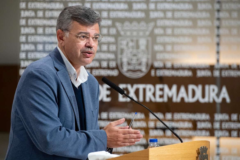 La Junta de Extremadura fija como objetivo prioritario para 2022 la creación de empleo y confía en que será ''un buen año''