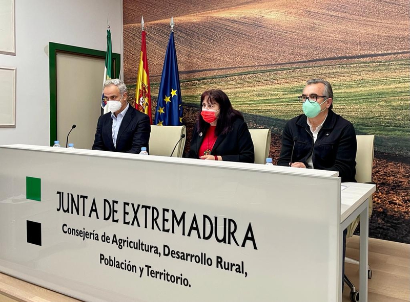 Agricultura presenta un estudio sobre los costes de producción, viabilidad e incidencia económica en las zonas rurales de cultivo de ciruela y cereza