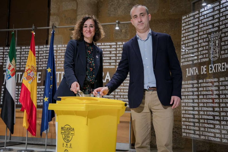 La Junta pone en marcha una campaña para concienciar de la separación correcta de residuos y el reciclaje de envases ligeros   