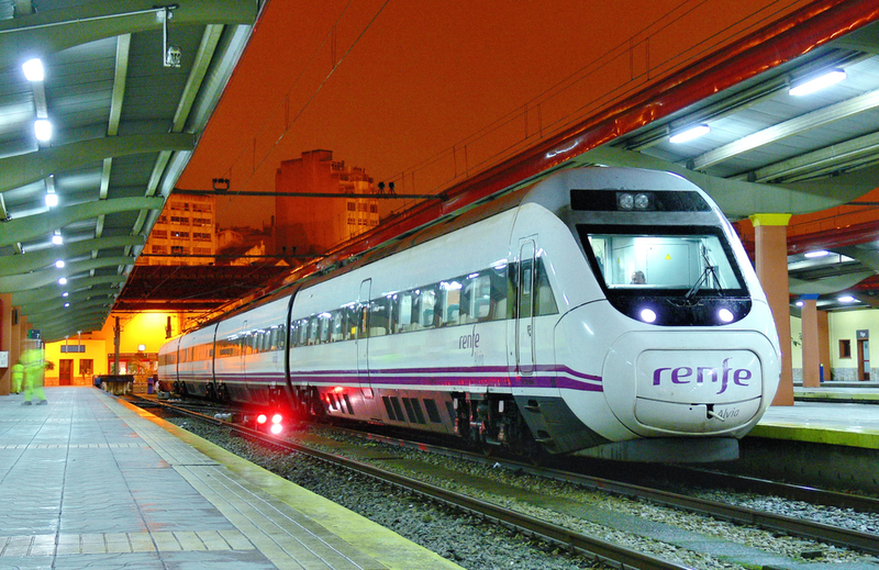 Los trenes Alvia que conectan Extremadura y Madrid alcanzan una  puntualidad del 90% tras las medidas  adoptadas por Mitma