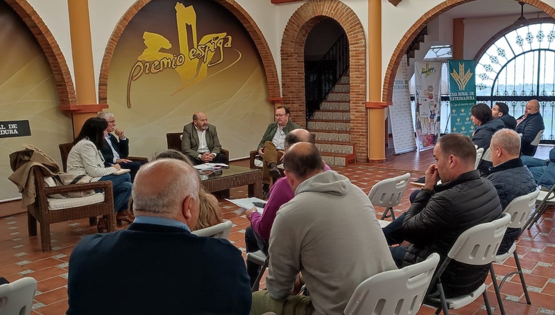 La Junta trabaja en un proyecto de plantacin de camo en Extremadura 
