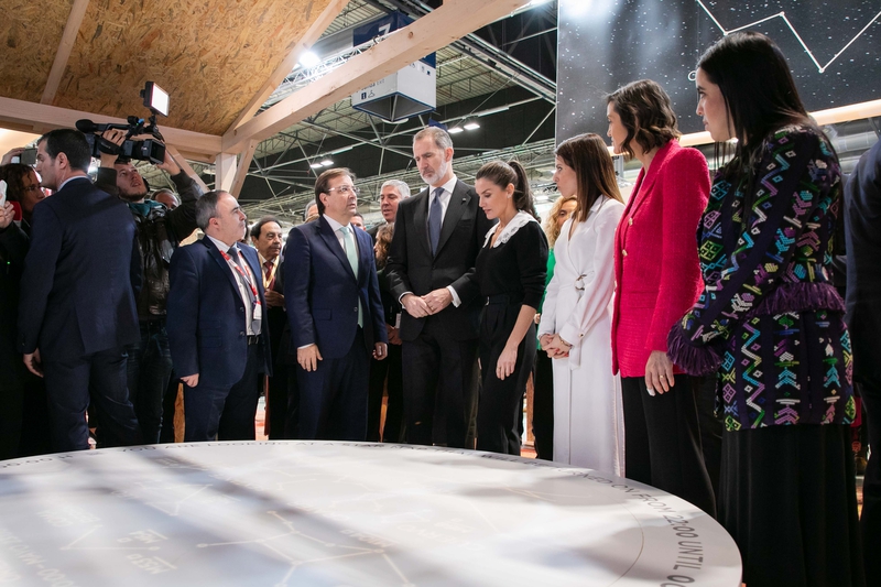 Fernndez Vara resalta en FITUR el ''inmenso'' potencial de Extremadura como destino turstico de interior, naturaleza, cultural y gastronmico