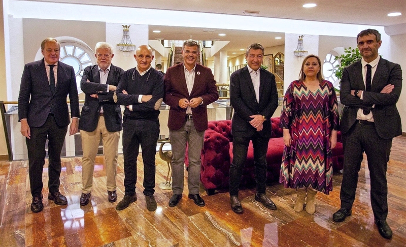 El portavoz de la Junta asiste en Cáceres a la inauguración del ciclo ''90 Años de Hoy''