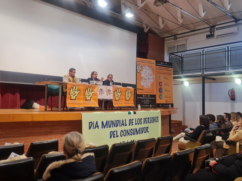 Vergeles apunta a los mayores de 55 aos como los grandes consumidores de la sociedad extremea contribuyendo al PIB en el 25%