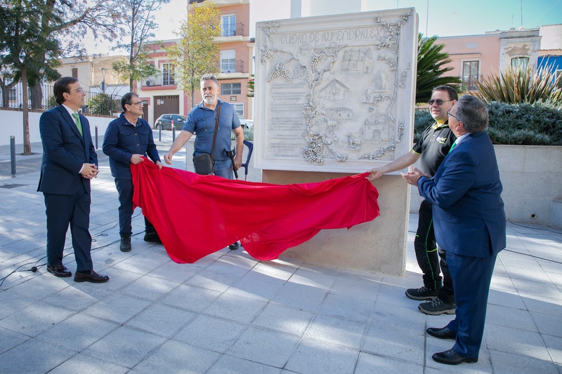 Fernández Vara resalta el trabajo de los centros especiales de empleo en el homenaje a la Cooperativa Minusbarros por su 30 aniversario