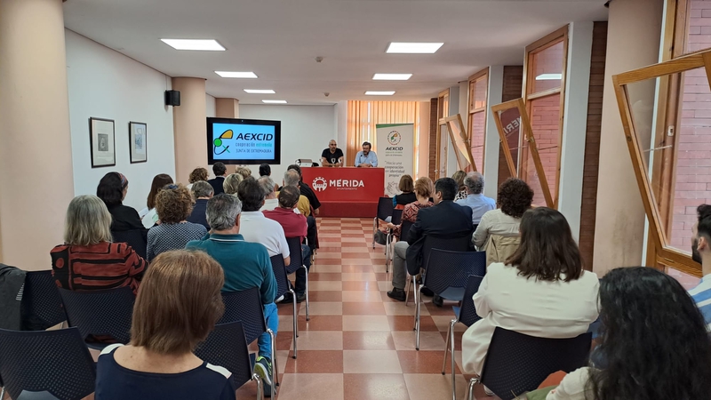 El alumnado del Programa Mandela de la Junta conoce los avances generados por la cooperacin cientfica en la medicina personalizada