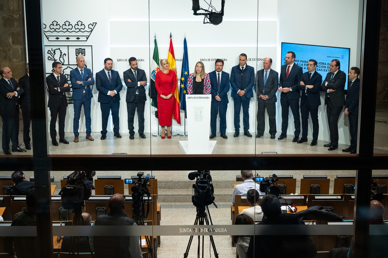 Pymes y autónomos se beneficiarán de la firma del nuevo convenio entre Extraval y diez entidades, impulsado por la Junta