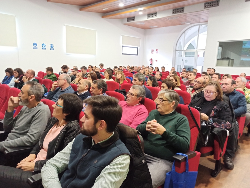 Investigadores de CICYTEX dan a conocer a cereceros del Valle del Jerte buenas prácticas para el uso eficiente del agua en zonas de montaña