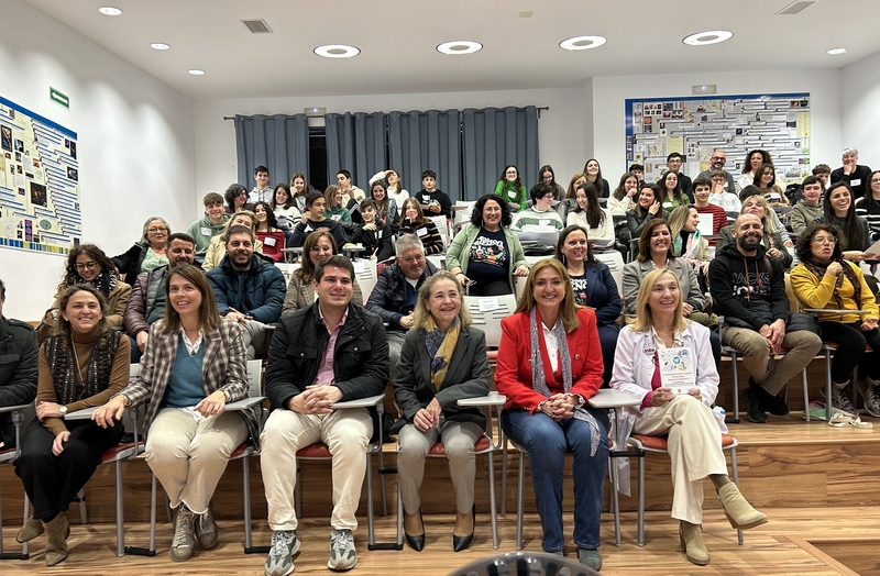 La consejera de Educación destaca la labor docente en la III Yincana Steam Librarium