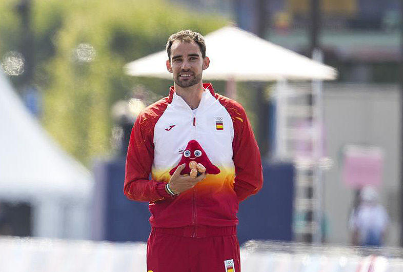Llerena celebra con 'auténtico orgullo' la medalla de bronce conseguida por el atleta Álvaro Martín Uriol