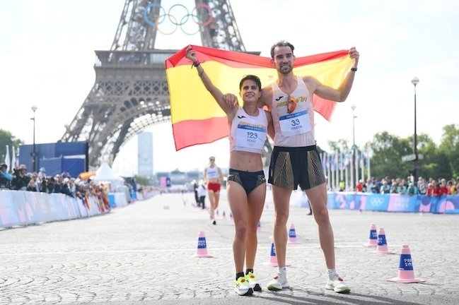 María Pérez y Álvaro Martín, oro en el relevo mixto de marcha de París 2024