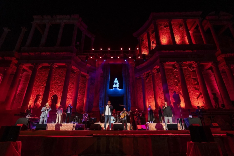 Los Chichos se despiden del Teatro Romano de Mérida con un concierto en el Stone con un público entregado