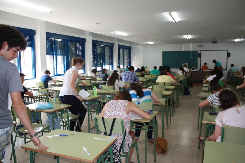El curso 2024/25 comienza en Extremadura con casi 3.000 alumnos menos y 156 docentes más en plantilla