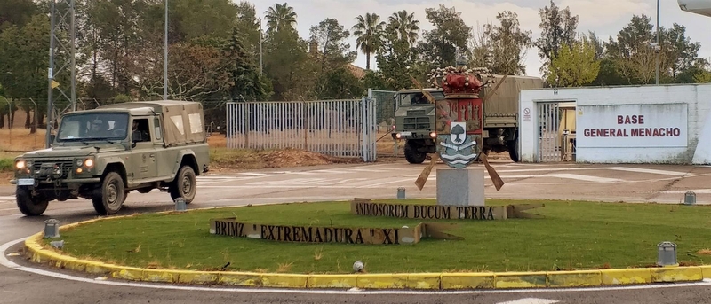 Piden a la Junta que restaure la línea de bus que traslada a militares de Cáceres a la base General Menacho de Badajoz