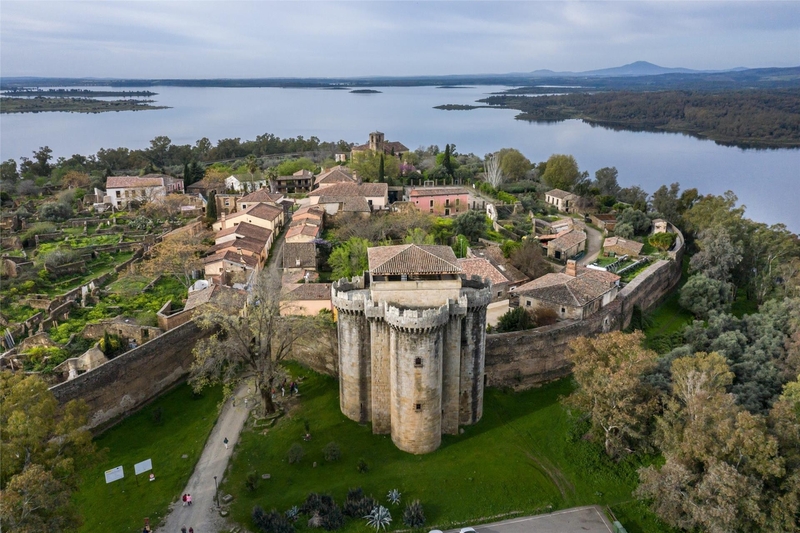El patrimonio de la villa de Granadilla se da a conocer a través del 'influencer' cultural Pedro Torrijos