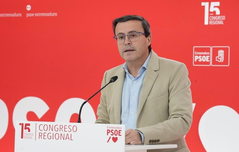 Miguel Ángel Gallardo dice que siente el 'respaldo' de la militancia, del partido en general y 'también de Ferraz'