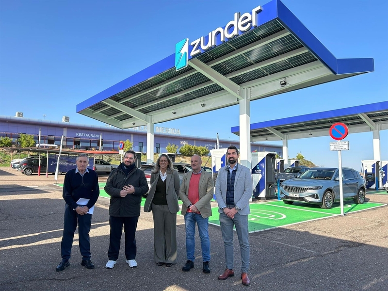 La Junta apuesta por la instalación de puntos de recarga eléctrica ultrarrápidos para negocios y particulares