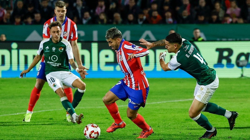 El Atlético evita otra sonora eliminación en la Copa del Rey al remontar ante el Cacereño en el descuento