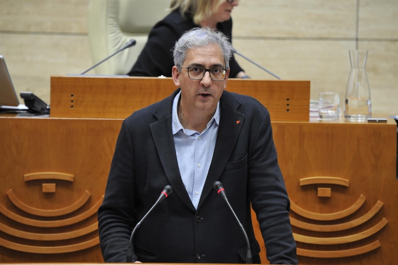 Extremadura pide por unanimidad al Gobierno que mantenga la gratuidad del transporte ferroviario y mejore los servicios
