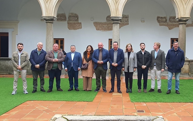 Una marcha de coches recorrerá este domingo la N-435 entre Badajoz y Huelva para defender su conversión en autovía