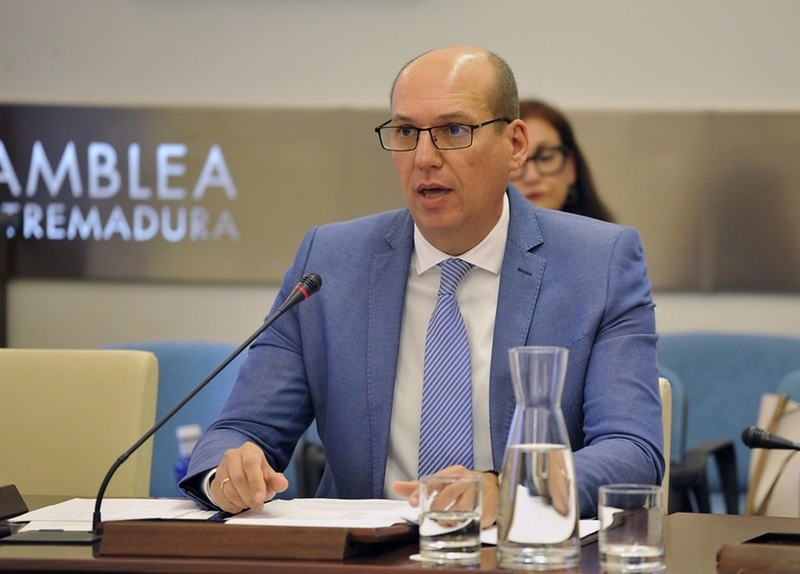 La Junta destaca que Extremadura reduce su deuda por primera vez en los últimos 20 años