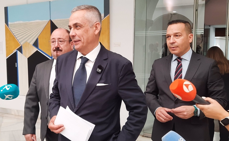 Vox presenta una querella contra Gallardo por cohecho tras el 'asalto sin precedentes a la dignidad' de la Asamblea
