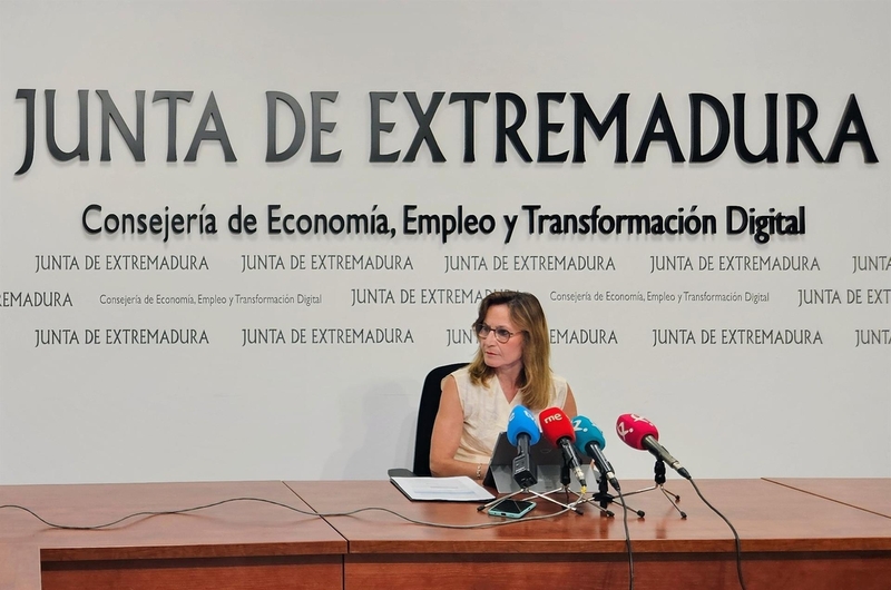 La Junta destaca que Extremadura 'alcanza mínimos históricos' en julio con 64.810 parados