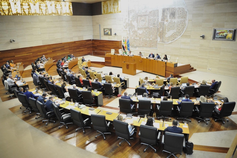 La Asamblea de Extremadura se adhiere con una declaración a la candidatura de Cáceres como Capital Europea de la Cultura