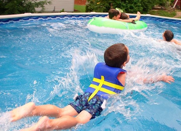 Los niños pueden ahogarse en menos de tres minutos en las piscinas sin que sus padres se percaten