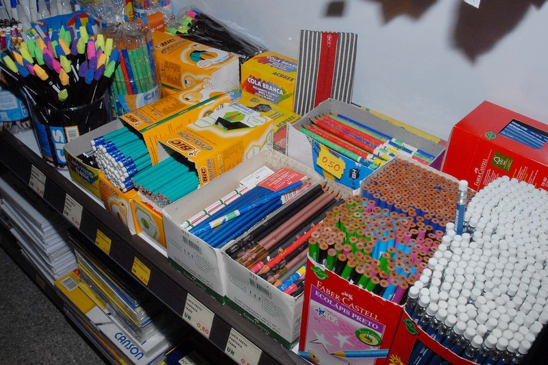 Cáritas inicia una campaña de recogida de material escolar para las familias más necesitadas