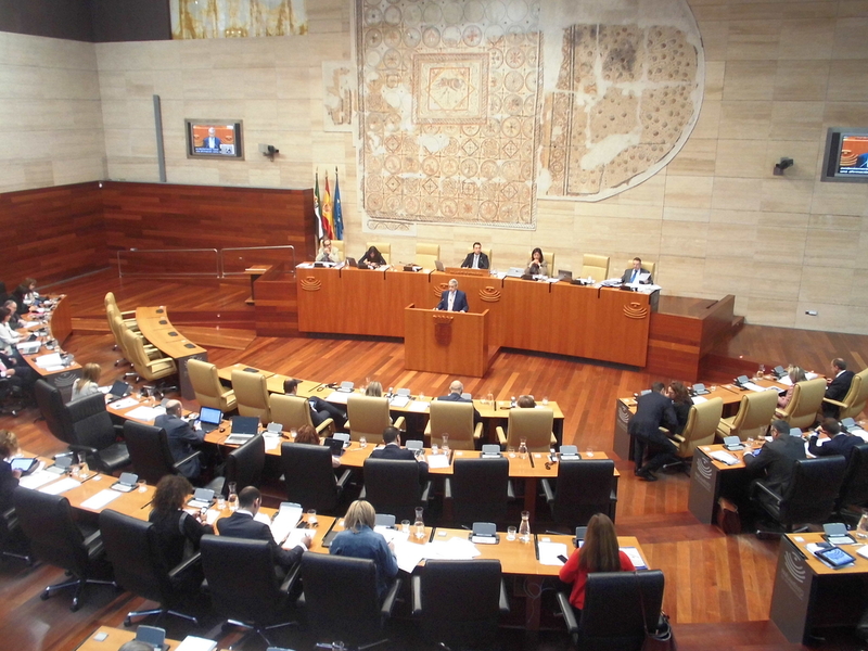El proyecto de Ley de Presupuestos Generales de Extremadura 2015 sigue con su tramitación parlamentaria