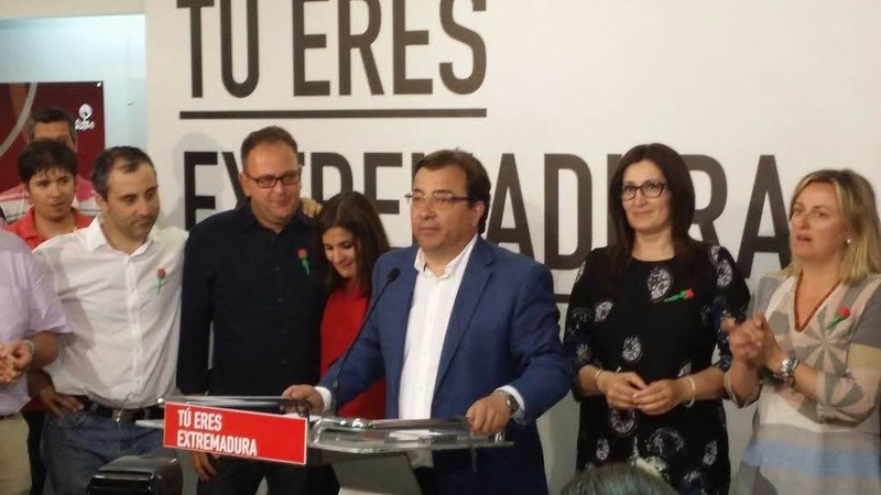 Fernández Vara (PSOE) afirma que con las elecciones se abre "un tiempo nuevo" marcado por "cambios" donde la "arrogancia" dará paso a la "sencillez"