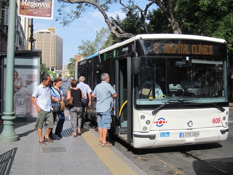 Los usuarios del autobús urbano suben un 0,1% en agosto en Extremadura, hasta los 594.000