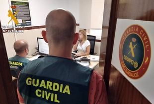La Guardia Civil implica a cuatro ciberdelincuentes por estafar 12.500 euros a vecinos de La Parra y Novelda