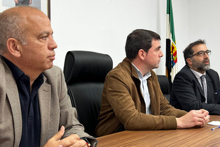 Diputación de Cáceres entrega equipos informáticos al ayuntamiento de Pasarón de la Vera